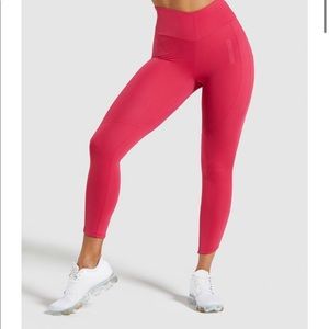 ⭐️Pink Gymshark Captivate Leggings NWOT⭐️